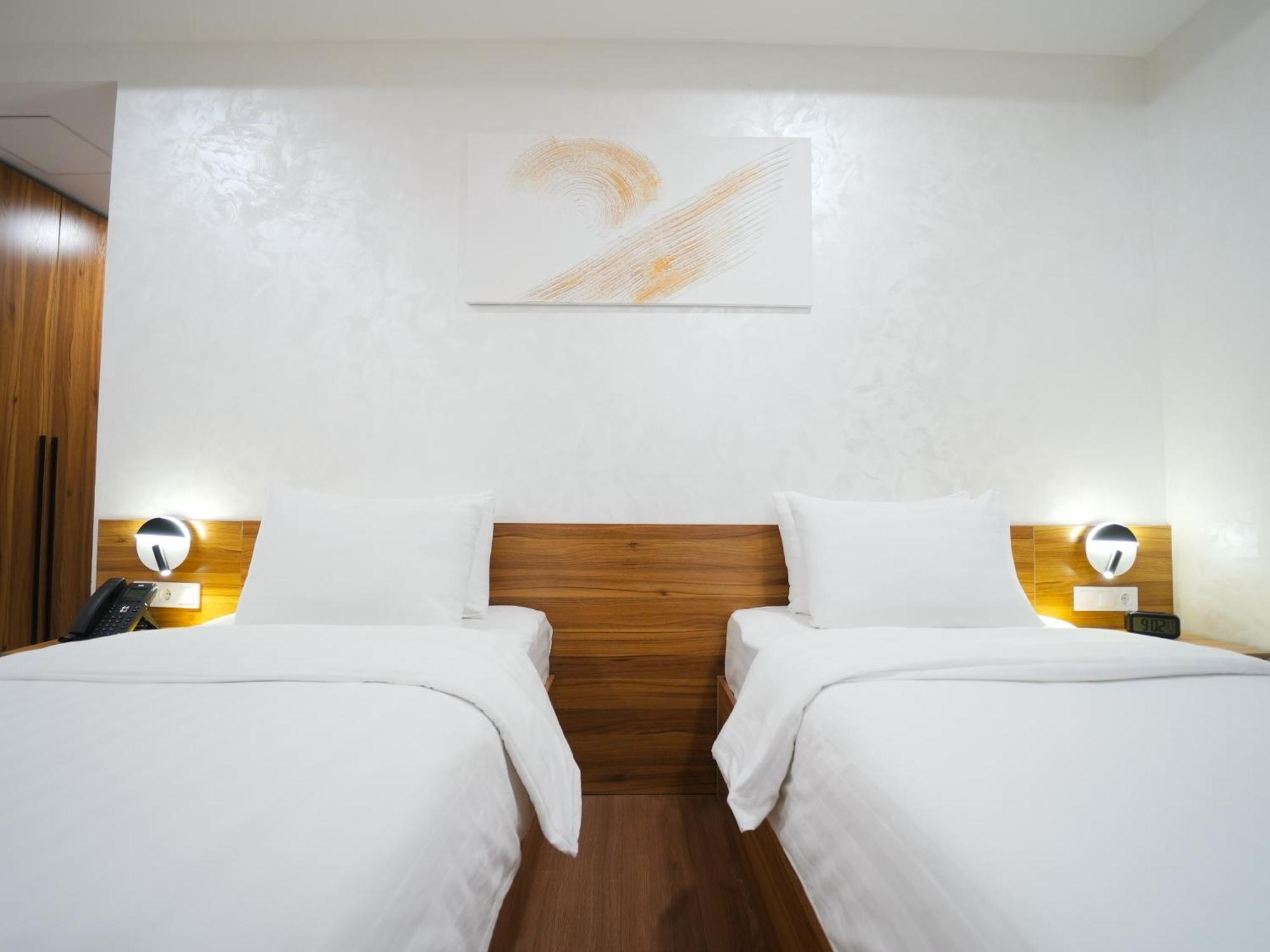 Avant Express Hotel Pool&Spa Tashkent Bagian luar foto
